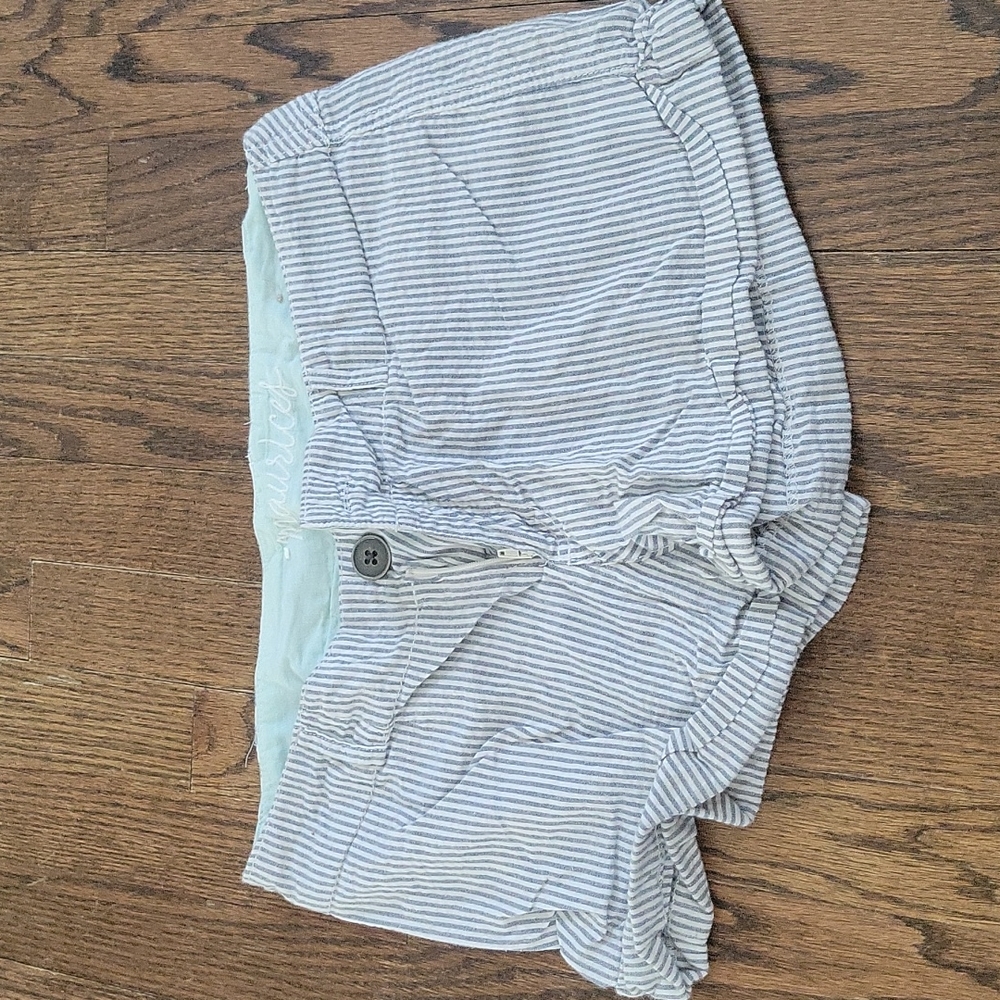 Maurices size 5/6 pinstripe shorts
